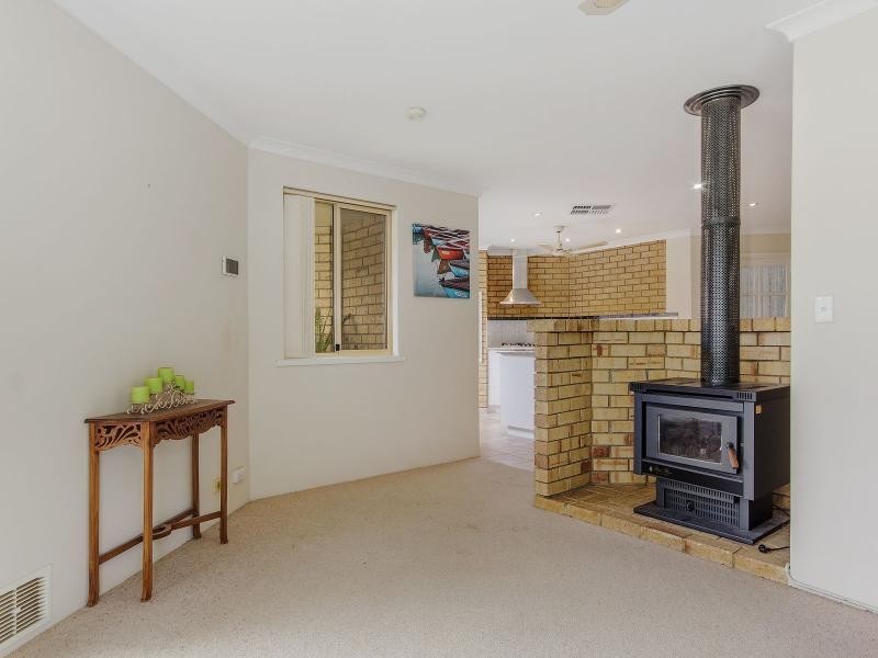 15 Oakdale Close, Safety Bay WA 6169