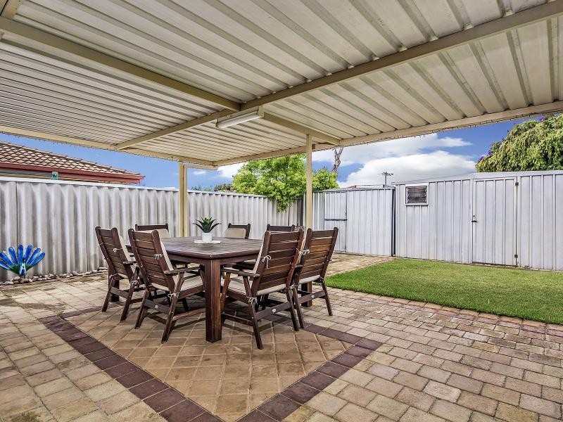 15 Oakdale Close, Safety Bay WA 6169