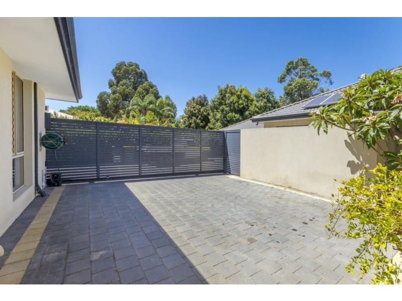 76 Tijuana Road, Armadale WA 6112