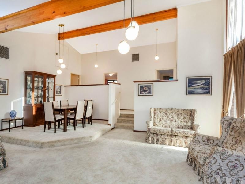 124 Findlay Road, Leeming WA 6149