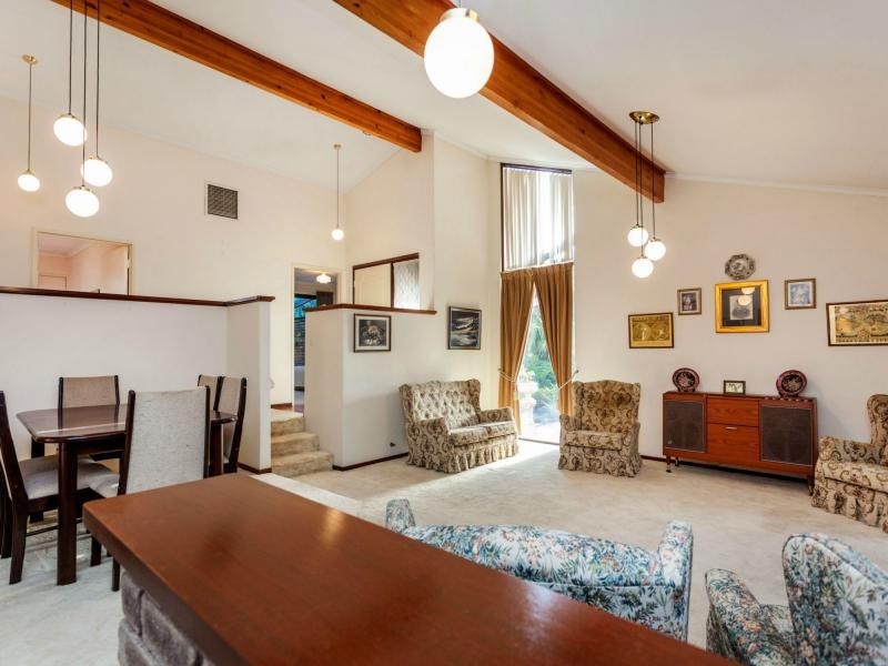 124 Findlay Road, Leeming WA 6149