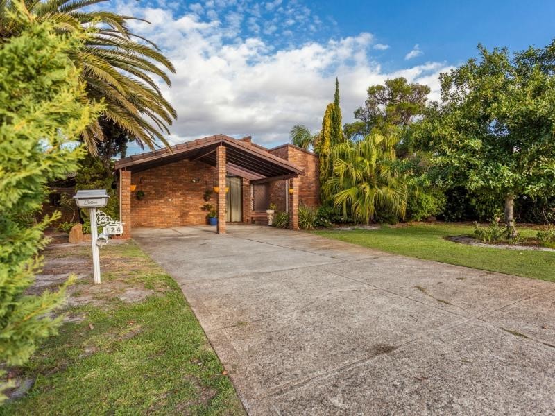 124 Findlay Road, Leeming WA 6149