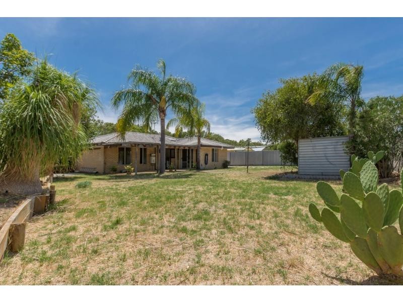 11 Helston Court, Midland WA 6056