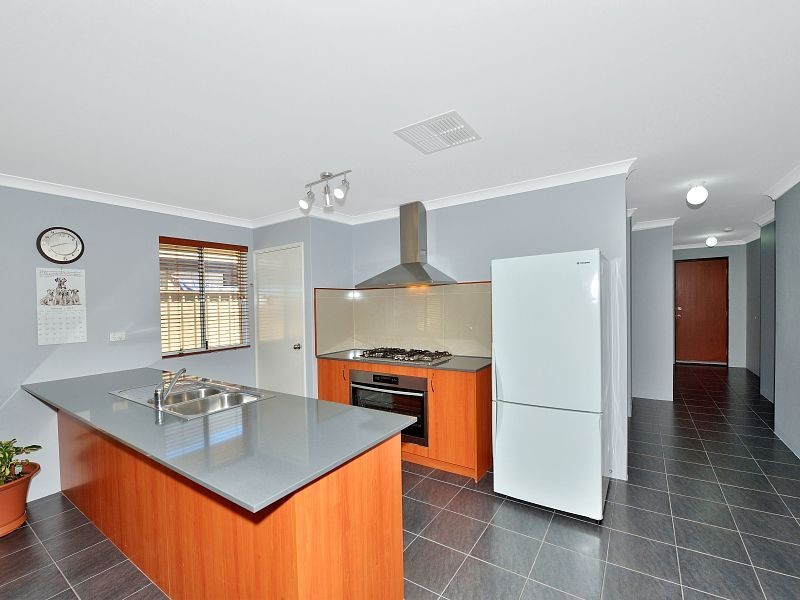 55 Willow Brook View, Meadow Springs WA 6210