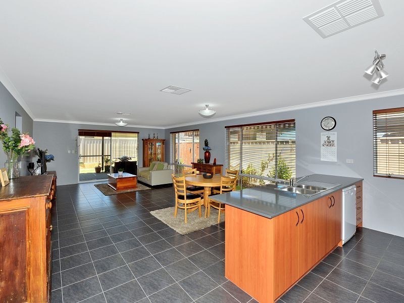 55 Willow Brook View, Meadow Springs WA 6210