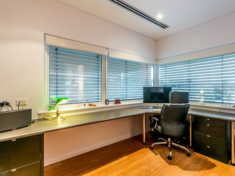 8 Tahiti Lane, Hillarys WA 6025