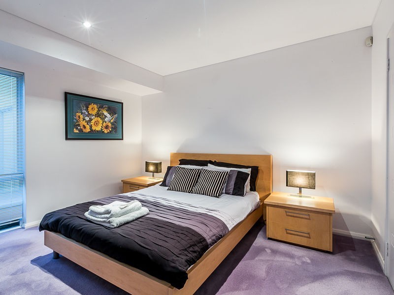 8 Tahiti Lane, Hillarys WA 6025