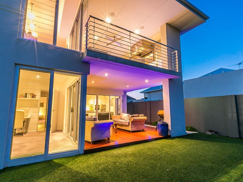 8 Tahiti Lane, Hillarys WA 6025