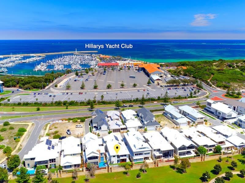 8 Tahiti Lane, Hillarys WA 6025