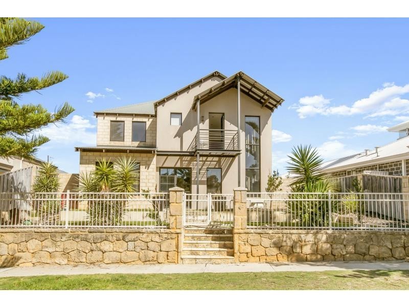 4 Grand Bank Parkway, Mindarie WA 6030