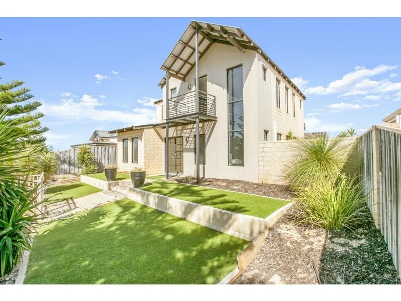 4 Grand Bank Parkway, Mindarie WA 6030