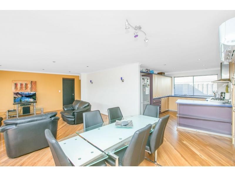 4 Grand Bank Parkway, Mindarie WA 6030