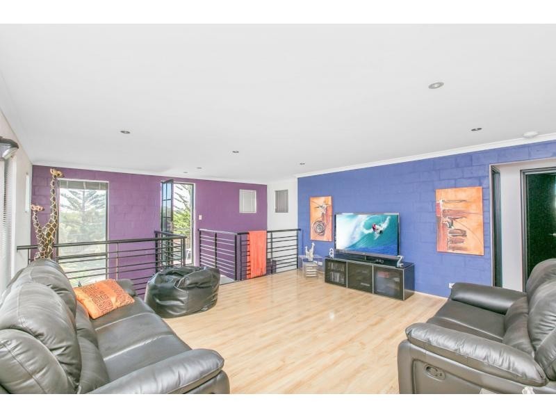 4 Grand Bank Parkway, Mindarie WA 6030