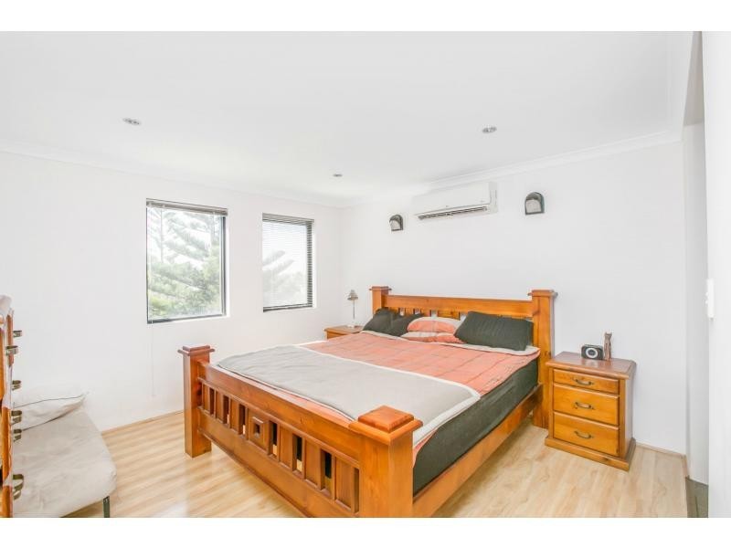 4 Grand Bank Parkway, Mindarie WA 6030