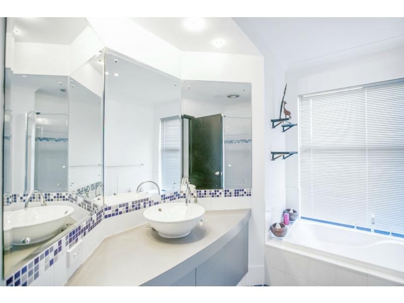 4 Grand Bank Parkway, Mindarie WA 6030