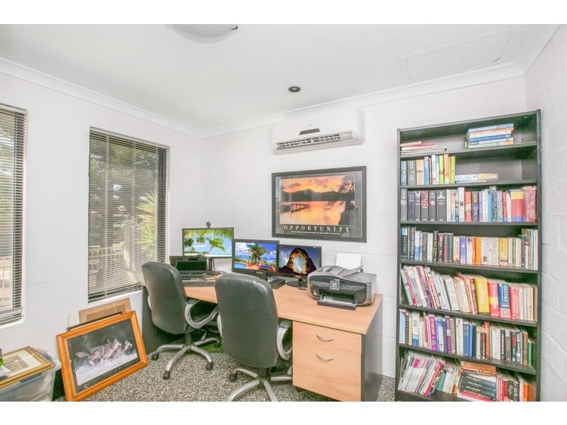 4 Grand Bank Parkway, Mindarie WA 6030