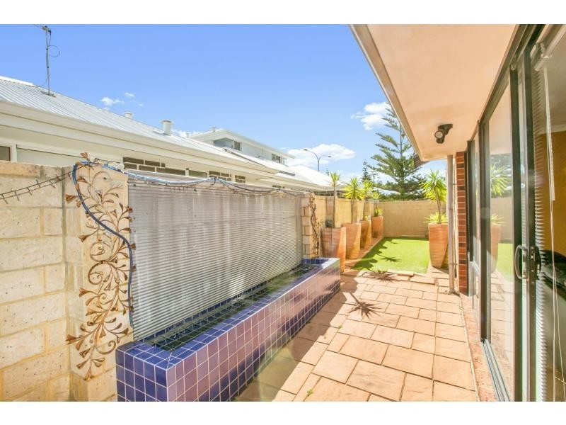 4 Grand Bank Parkway, Mindarie WA 6030