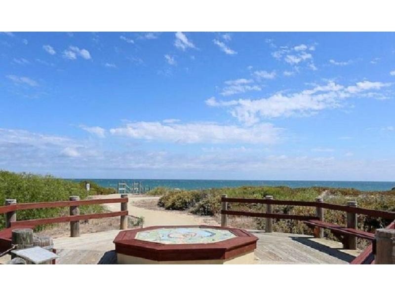 18 Calytrix Way, Halls Head WA 6210