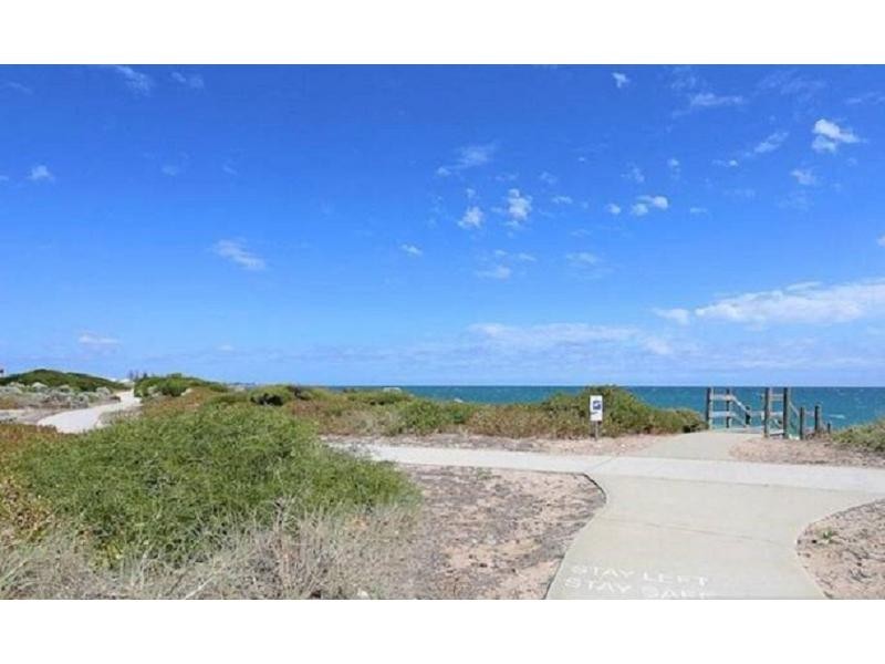 18 Calytrix Way, Halls Head WA 6210