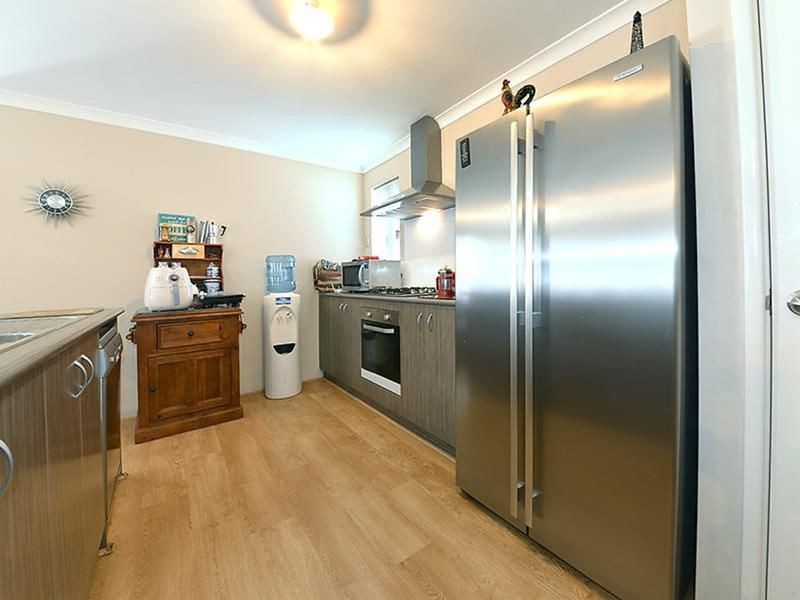 6 Nari Lane, Carramar WA 6031