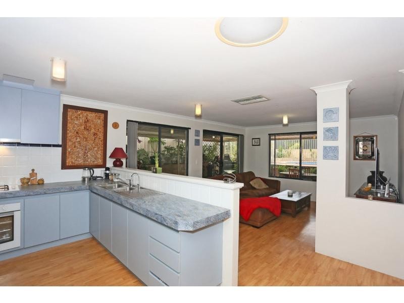 8 Lucidus Retreat, Greenfields WA 6210