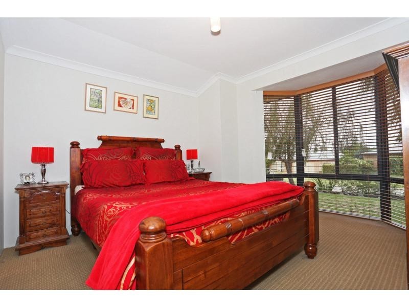 8 Lucidus Retreat, Greenfields WA 6210