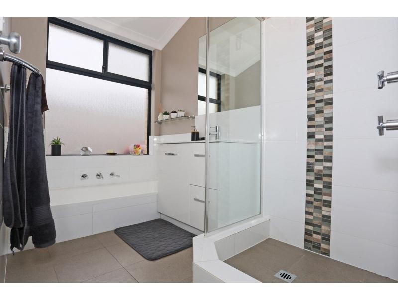 8 Lucidus Retreat, Greenfields WA 6210