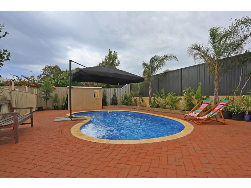 8 Lucidus Retreat, Greenfields WA 6210