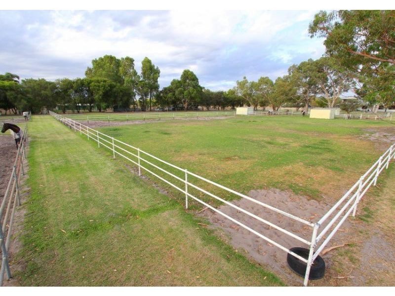 83 Peters Road, Muchea WA 6501