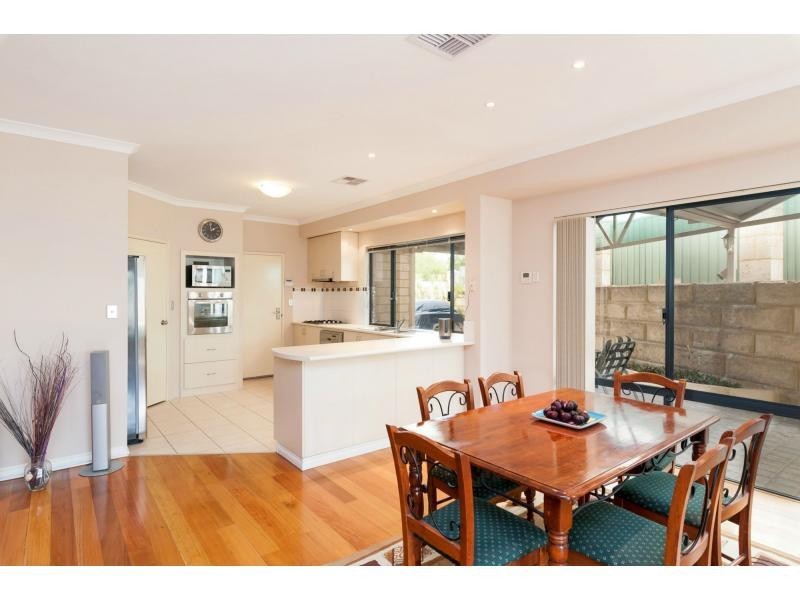 14 Jenkyn Circle, Landsdale WA 6065