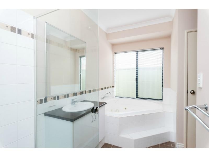 14 Jenkyn Circle, Landsdale WA 6065