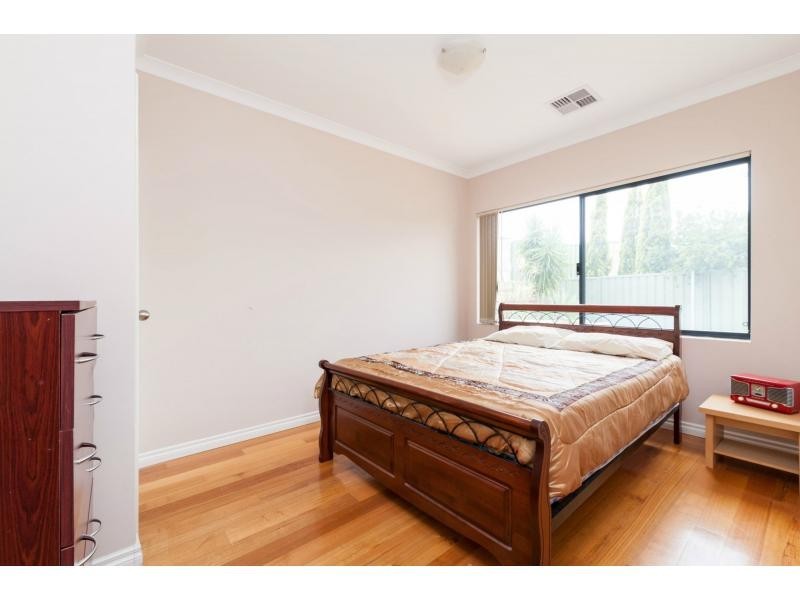 14 Jenkyn Circle, Landsdale WA 6065