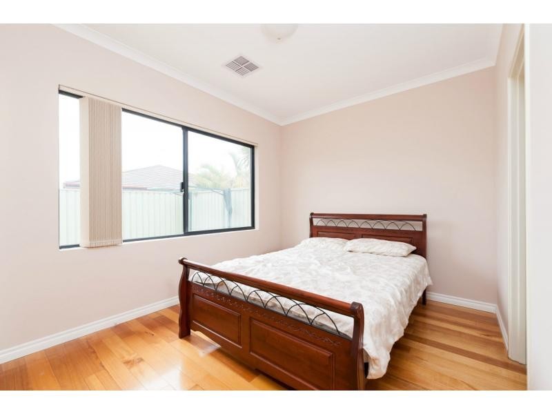 14 Jenkyn Circle, Landsdale WA 6065