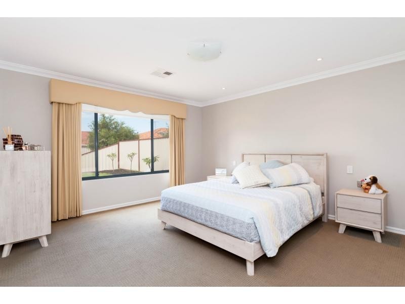 18 Cesare Circle, Madeley WA 6065