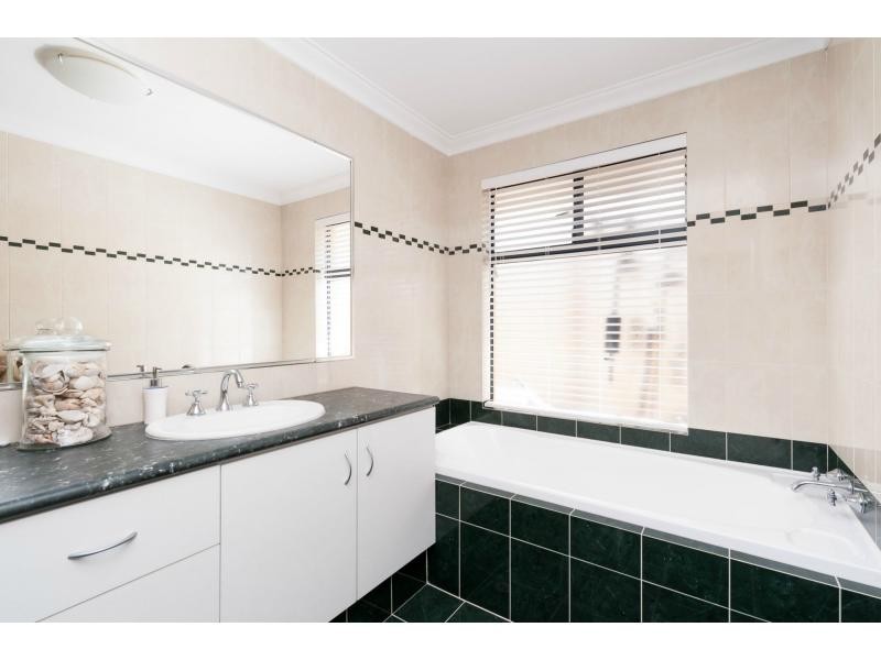 18 Cesare Circle, Madeley WA 6065