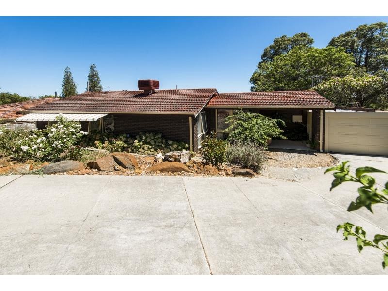 17 Harrison Road, Mount Richon WA 6112