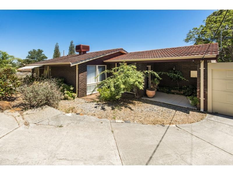 17 Harrison Road, Mount Richon WA 6112