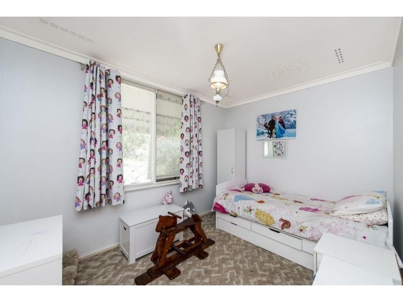 17 Harrison Road, Mount Richon WA 6112