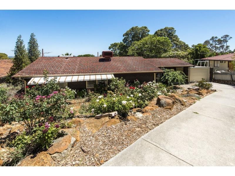 17 Harrison Road, Mount Richon WA 6112