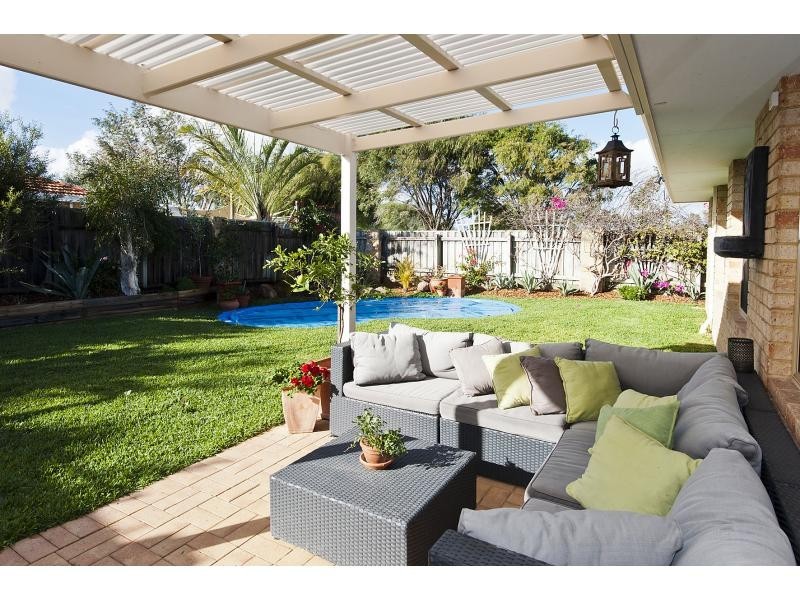 8 Holyhead Green, Mindarie WA 6030