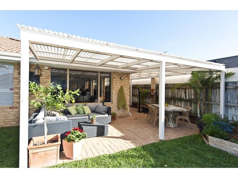 8 Holyhead Green, Mindarie WA 6030