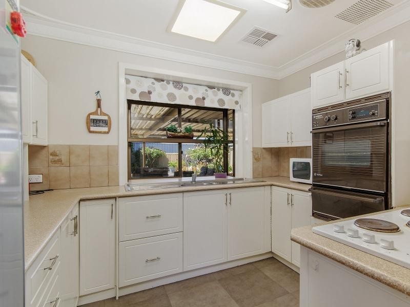 4 Jesmond Street, Safety Bay WA 6169