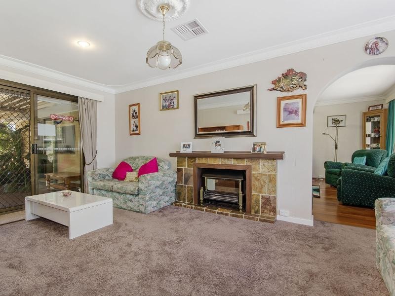 4 Jesmond Street, Safety Bay WA 6169