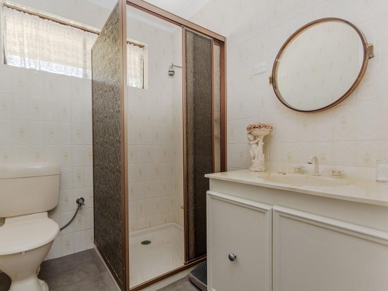 4 Jesmond Street, Safety Bay WA 6169