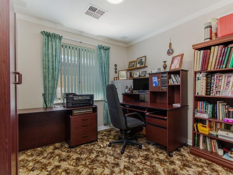 4 Jesmond Street, Safety Bay WA 6169