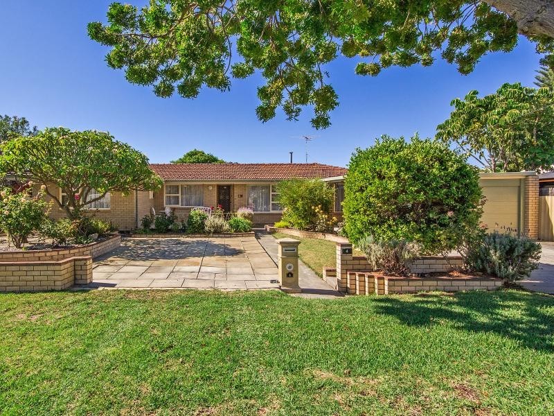 4 Jesmond Street, Safety Bay WA 6169