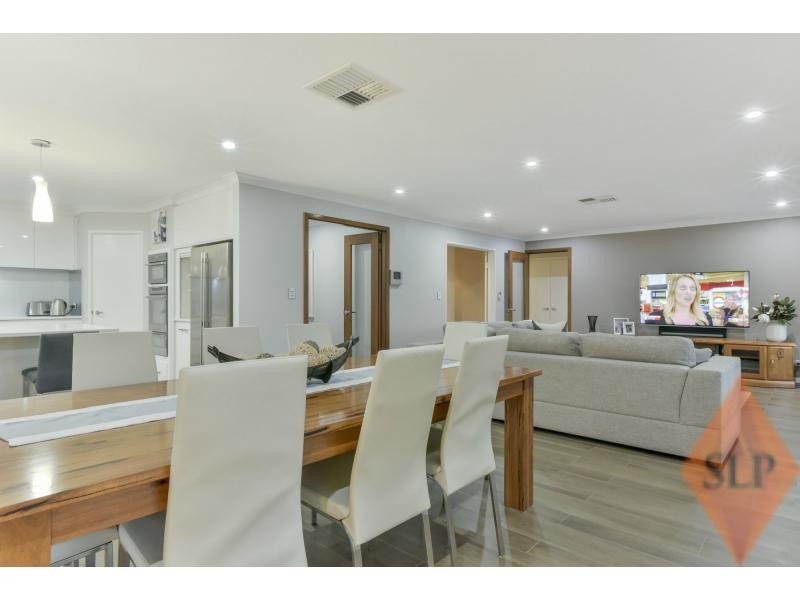 17 Cathedral Link, Aubin Grove WA 6164