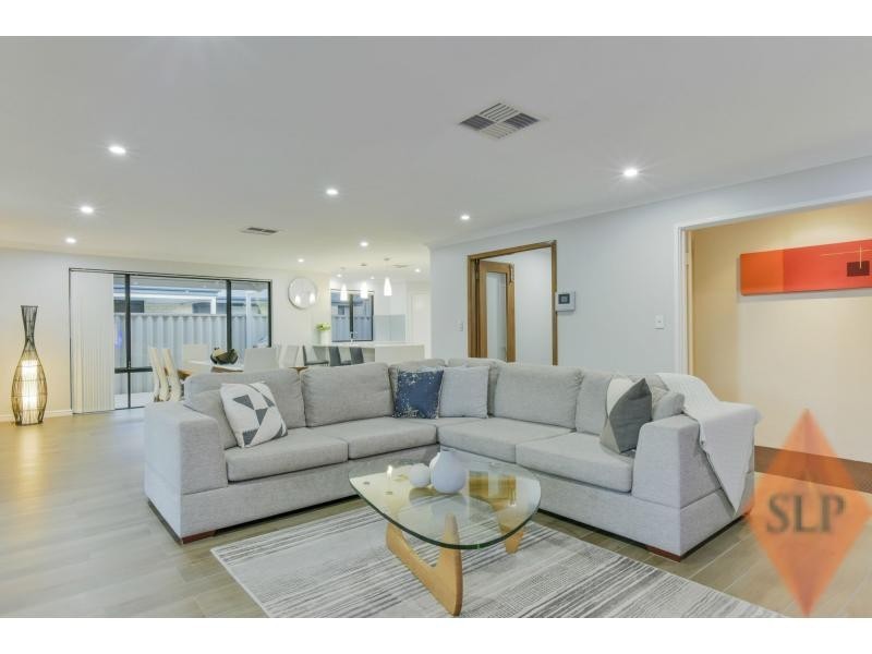 17 Cathedral Link, Aubin Grove WA 6164