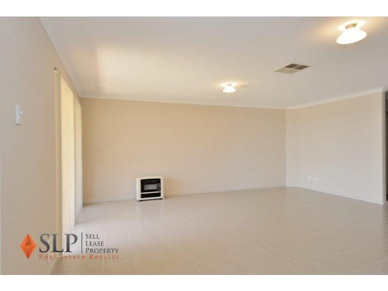 25 Everard Avenue, Ellenbrook WA 6069