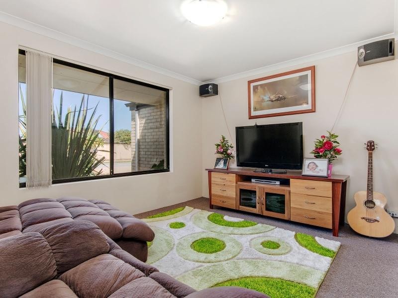 15 Carpentaria Drive, Port Kennedy WA 6172